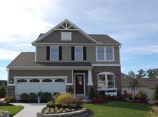 90 Hidden Lake Ln, Peninsula, OH 44264