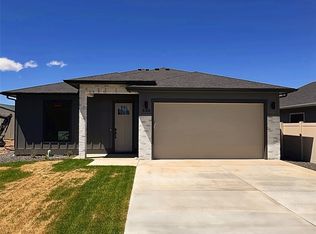 550 S Oasis Loop, East Wenatchee, WA 98802