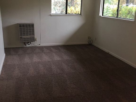 3rd image of 2933 Bond Ct