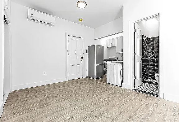 2nd image of 620 W End Ave #5Y