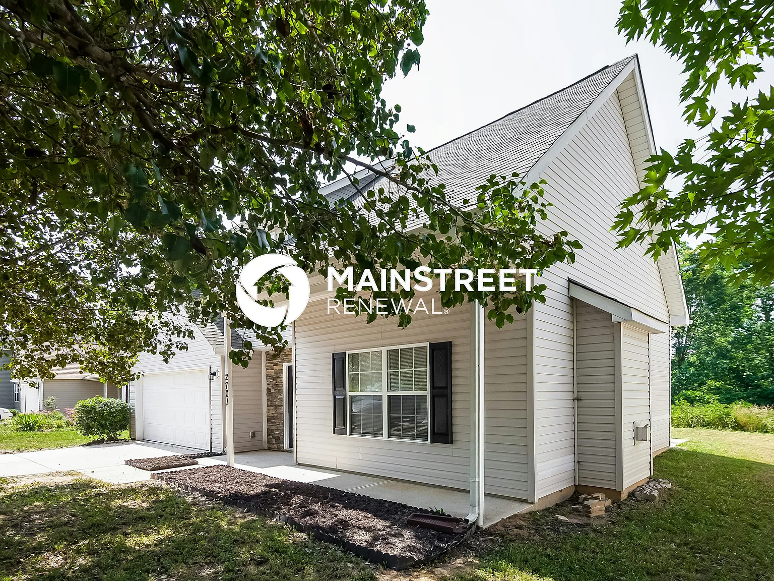 2701 Amber Crest Dr — Photo 2