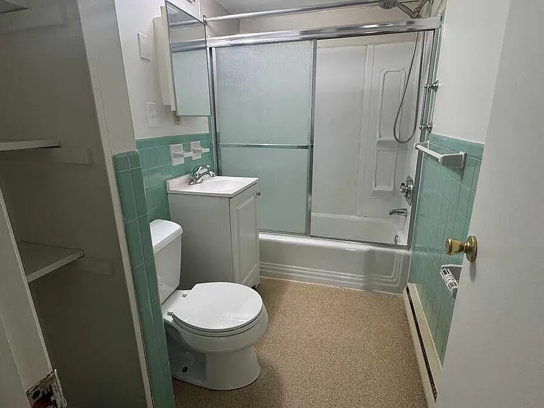2 Townhouse Dr #A — Photo 4