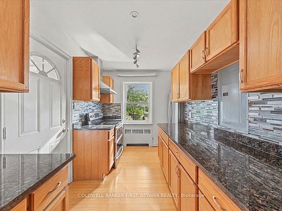 3rd image of 20 Primrose Ave E