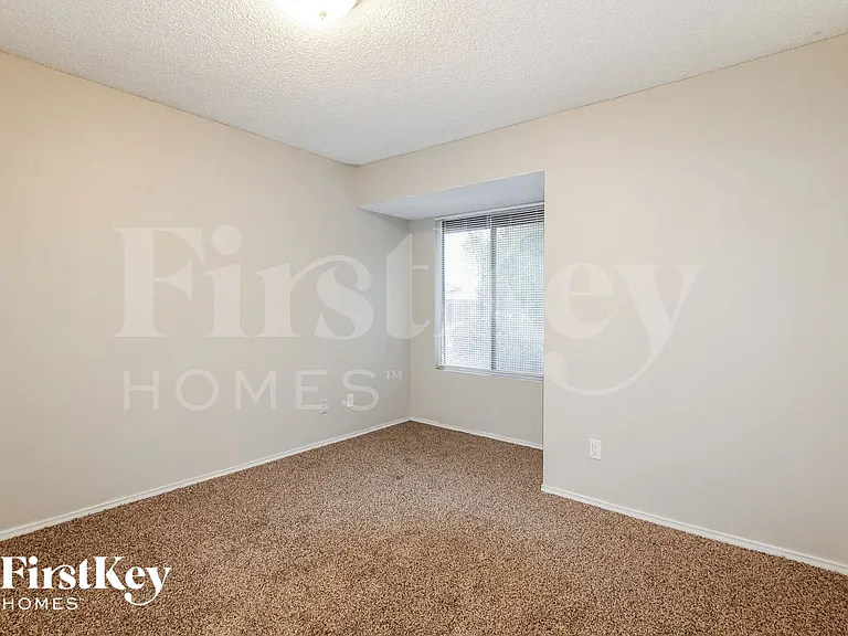 9047 N 48th Ave — Photo 11