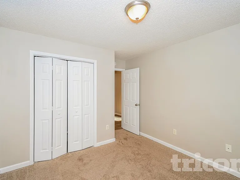 665 Skyline Dr — Photo 12