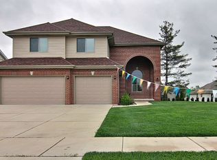 7389 Winchester Ln, Schererville, IN 46375