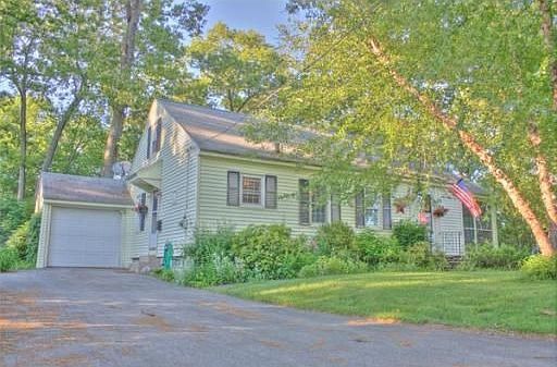 1st image of 33 Oakwood Ave