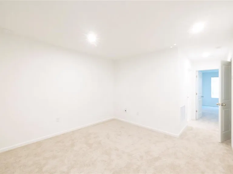 104 Royal Ranch Rd — Photo 52