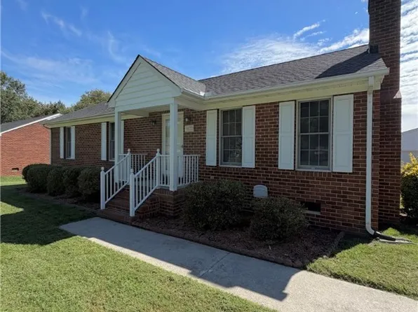 9022 Fayemont Dr, Mechanicsville, VA 23116