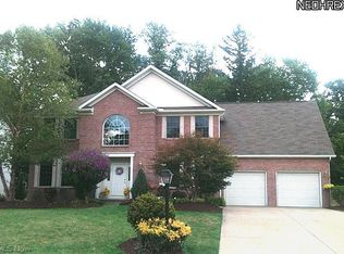 16123 Heatherwood Ct, Strongsville, OH