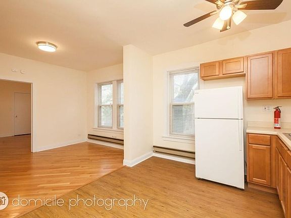 2nd image of 2510 N Lincoln Ave #3W