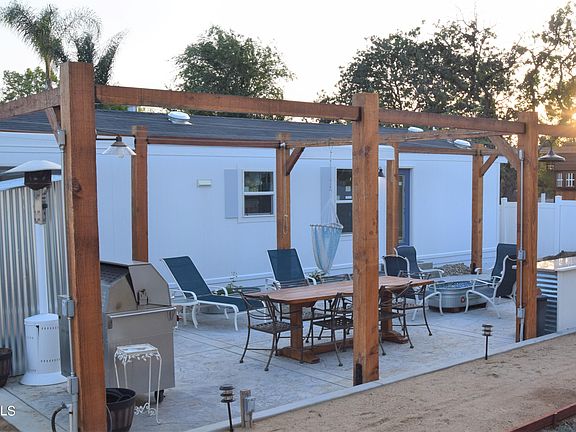 4th image of 2470 Los Feliz Dr #B