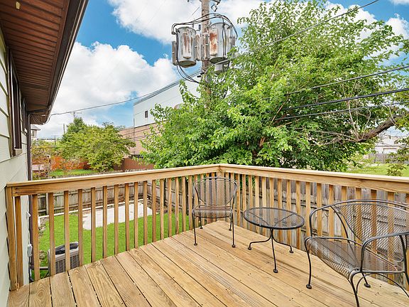 3rd image of 5047 Forster Ave