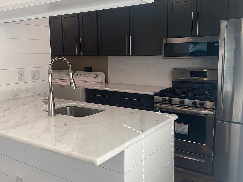 1st image of 3027 Maplewood Ct #A