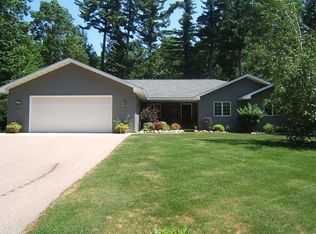 302 River Pine Dr, Shawano, WI 54166