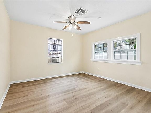 3rd image of 1615 Pratt St