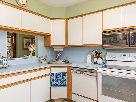 5th image of 270 Dogwood Ln