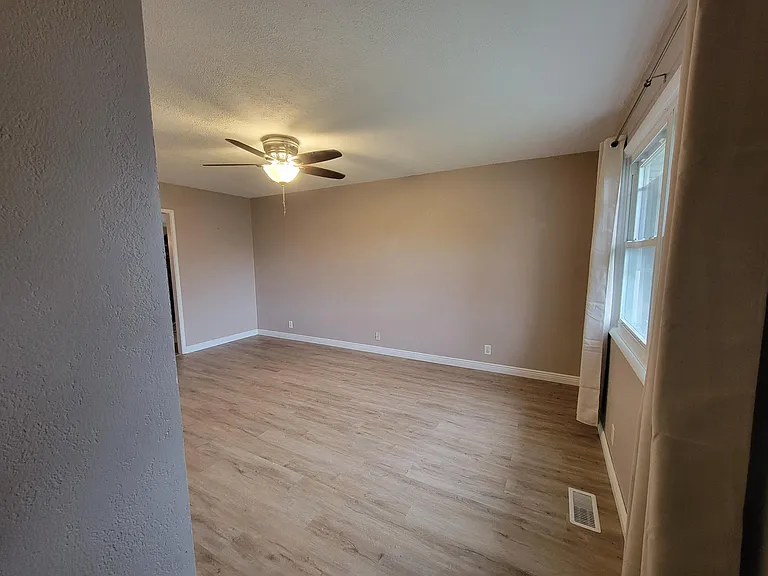 5021 Blackford Dr W — Photo 3