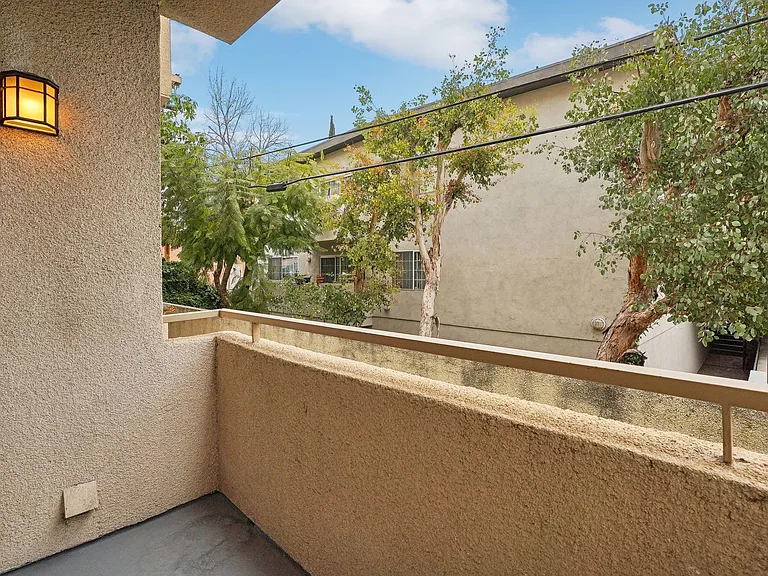 4532 Murietta Ave — Photo 39