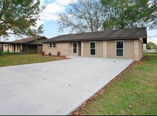 1347 E Palm Dr, Winnie, TX 77665