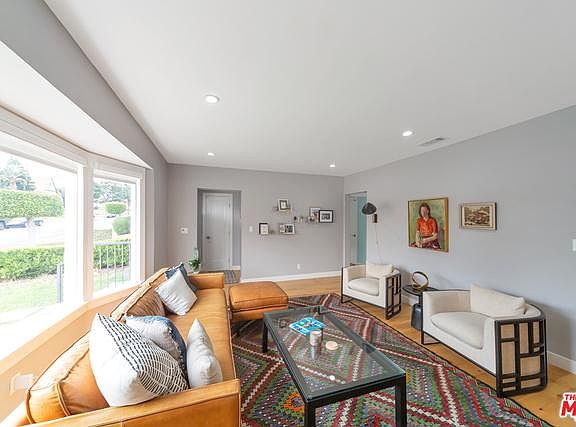 4th image of 3501 Floresta Ave