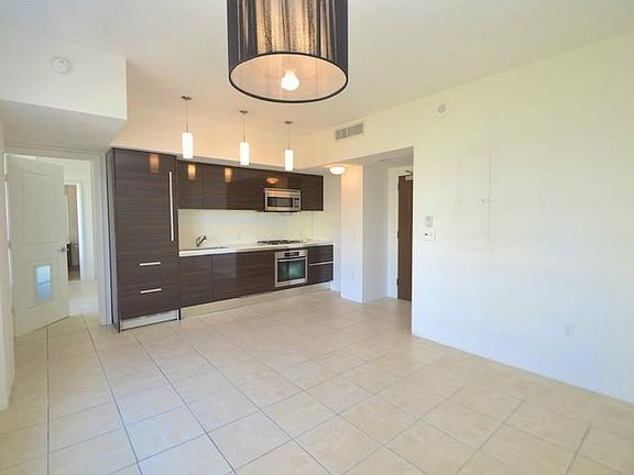 5th image of 3737 Collins Ave #N306