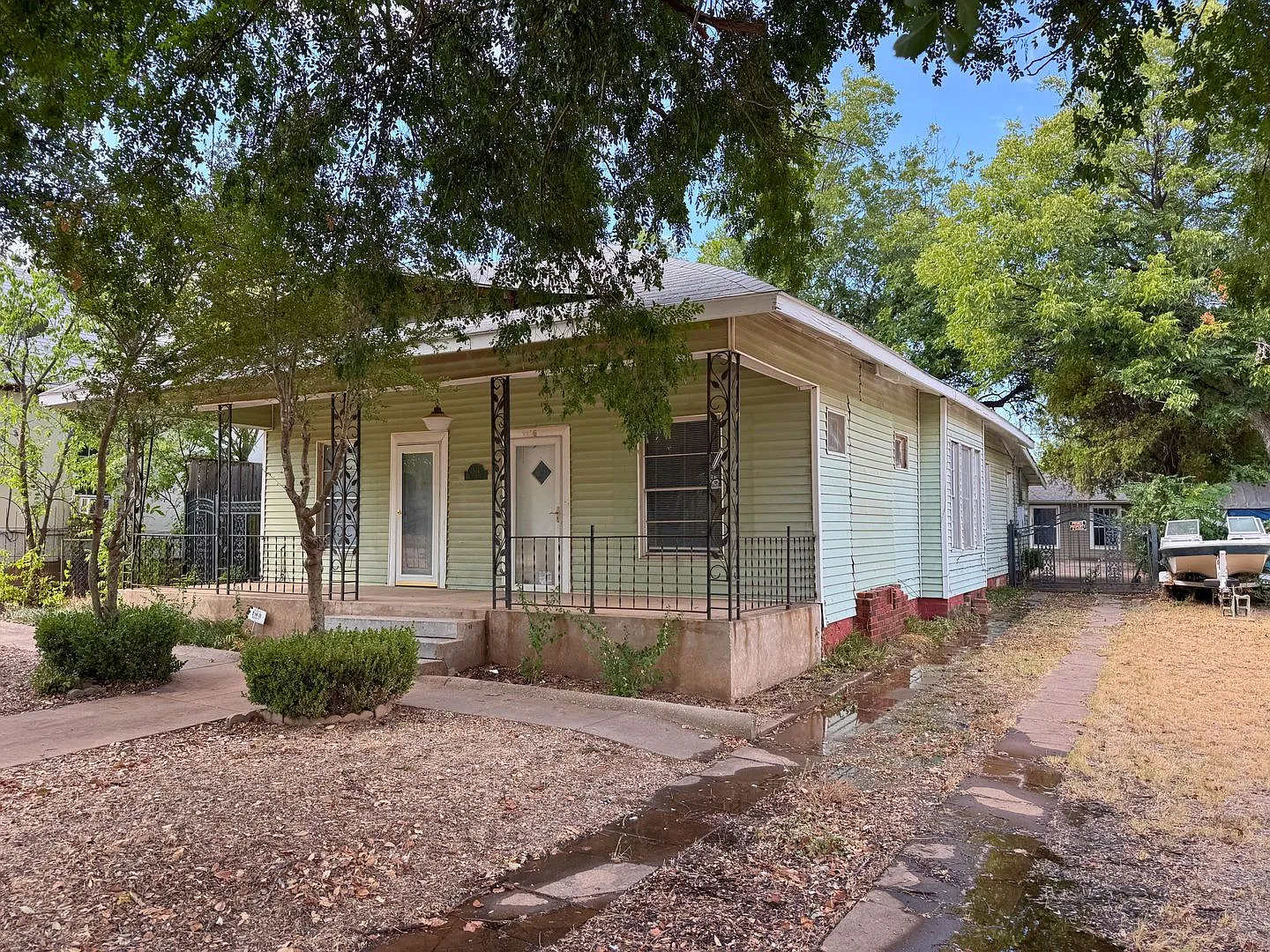 1504 Austin Street — Photo 2