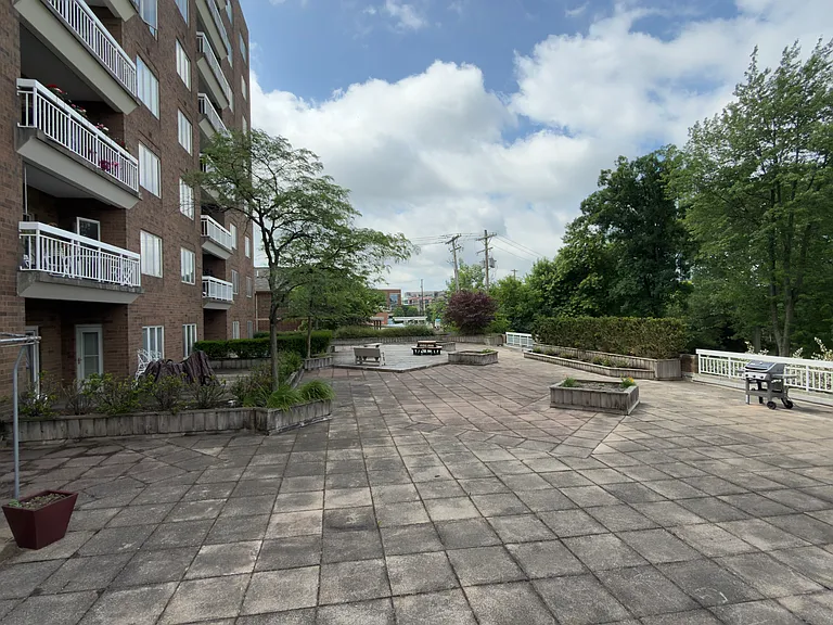 Chelsea Condos — Photo 85