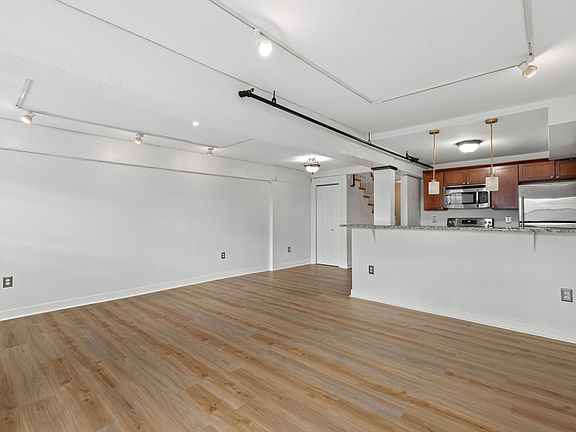 5th image of 240 Jackson St APT 313