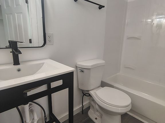 5th image of 526 Lafayette Ave #2-1
