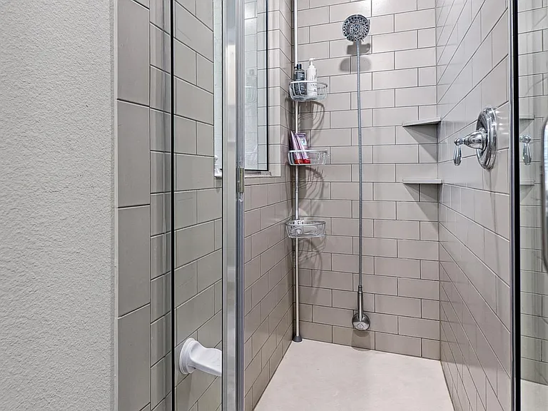 3515 Washington Dr — Photo 31