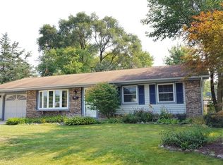 715 S Walnut Ln, Schaumburg, IL 60193