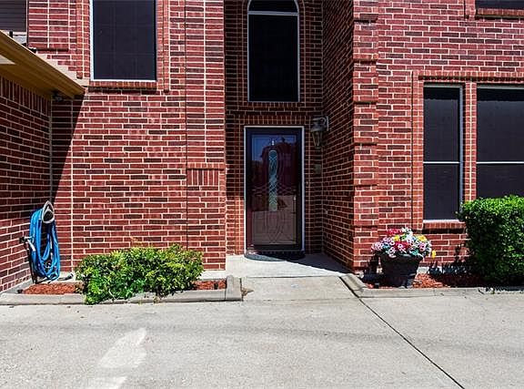 2nd image of 3602 Potomac Dr