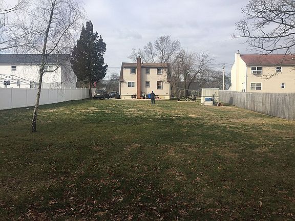 2nd image of 1653 N Thompson Dr