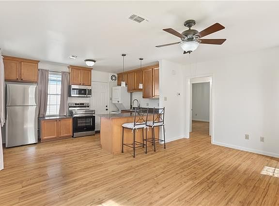 4th image of 3441 Parkview Pl