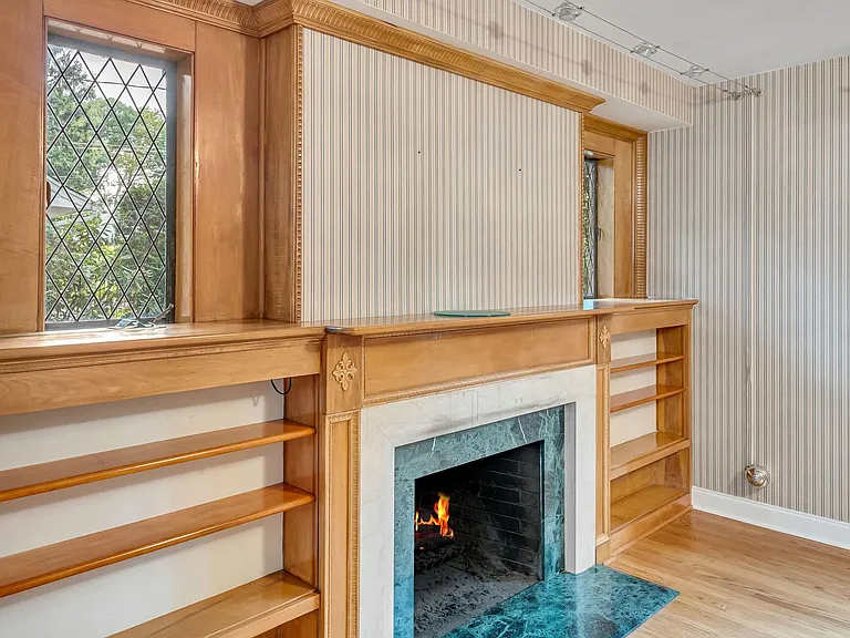384 Owen Ave — Photo 6