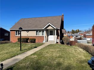 678 Colonial Manor Rd, North Huntingdon, PA 15642