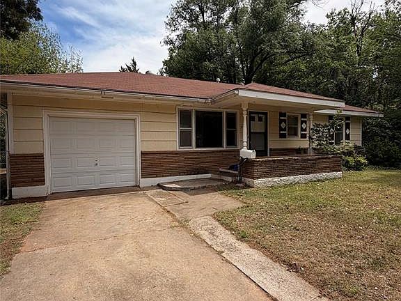 2nd image of 3104 N Holman Ct