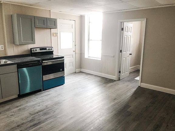 Large eat-in Kitchen and walk-in Pantry