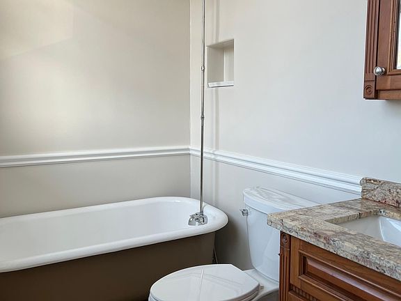 5th image of 245 S Kalorama St