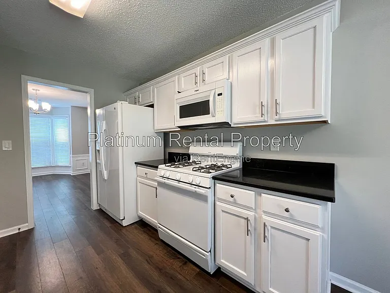 2813 Priestcliff Dr SE — Photo 7