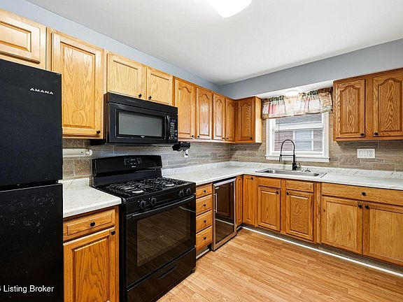 4th image of 8610 Blue Lick Rd