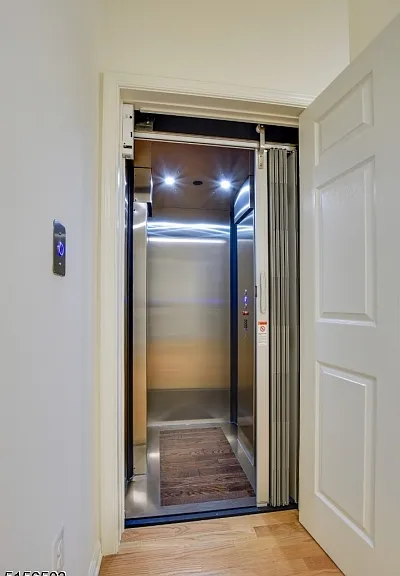 210 Edmonton Ct — Photo 10