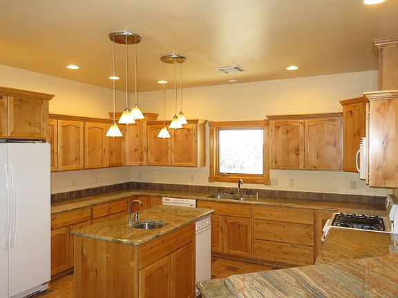 2nd image of 6 Piedra Vista