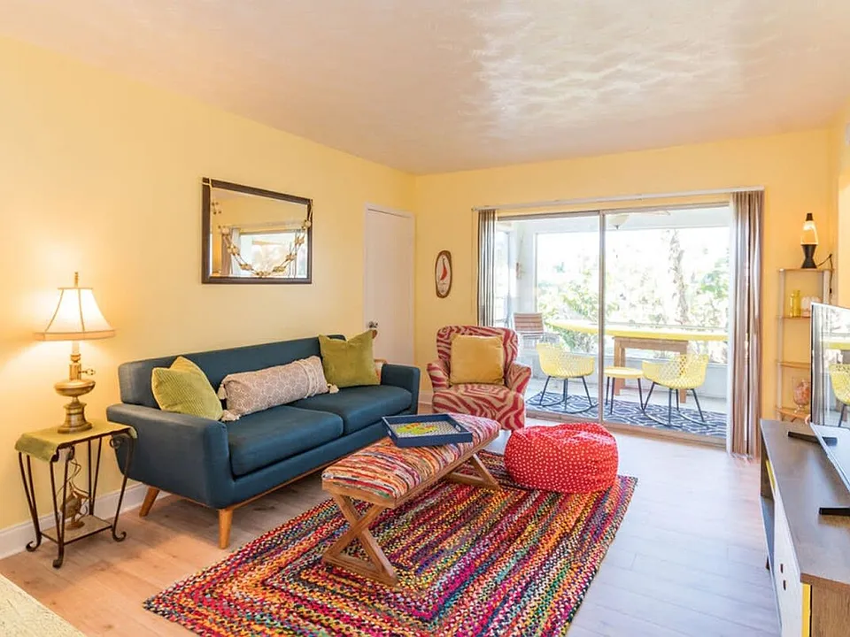 141 California Ave #ID1044308P