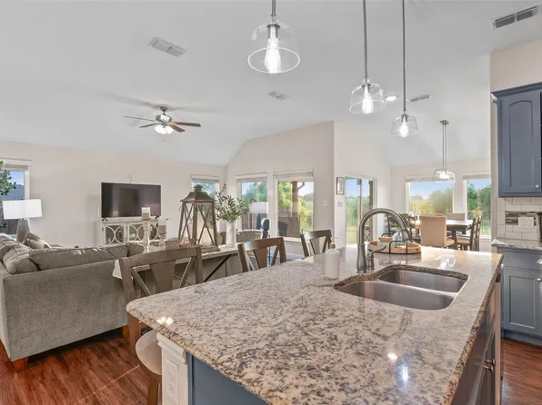 4000 Montecristo Ln, Sanger, TX 76266