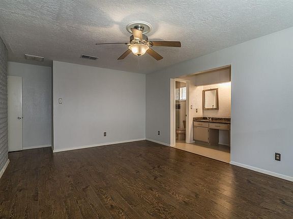 2nd image of 16618 La Avenida Dr