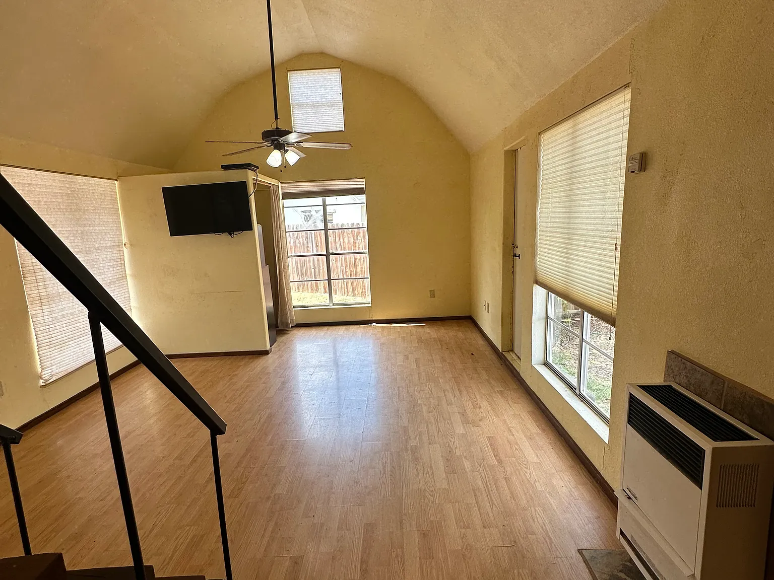 Studio, 450 sqft, $975 — Photo 2