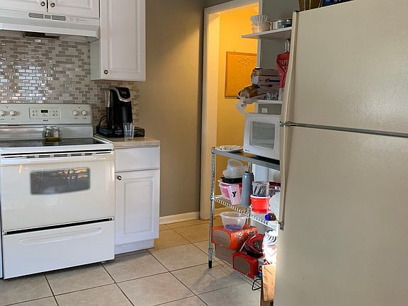 5th image of 3928 Charlotte St