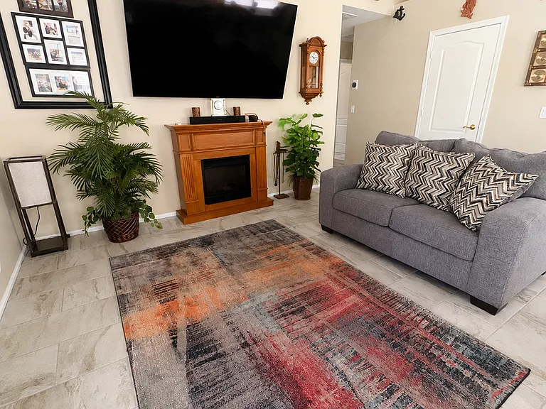 4631 E Torrey Pines Ln — Photo 12